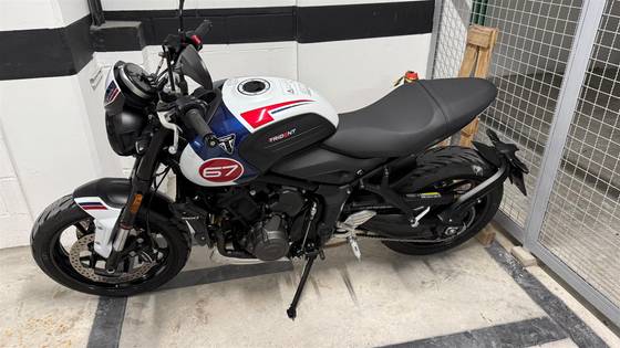 TRIUMPH TRIDENT 660 TRIPLE TRIBUTE EDITION 
